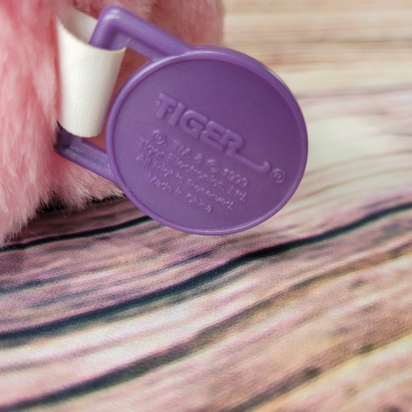 **SUPER RARE** 1999 FURBY with Box! 🤩 - Picture 10 of 16